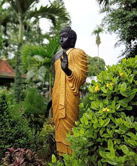 mimpi melihat patung budha  Lokasi penelitian ditentukan secara purposive sampling karena Wisata Patung Budha Tidur merupakan salah satu wisata edukasi sejarah khususnya terkait dengan Agama Budha